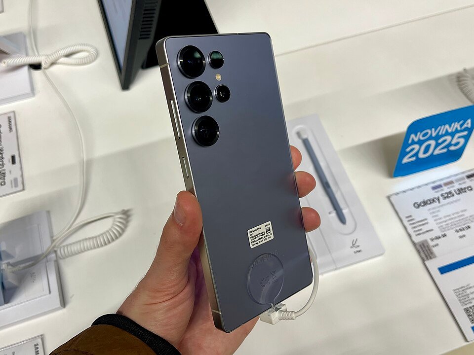 Photographie de Samsung Galaxy S25 Ultra — vue arrière